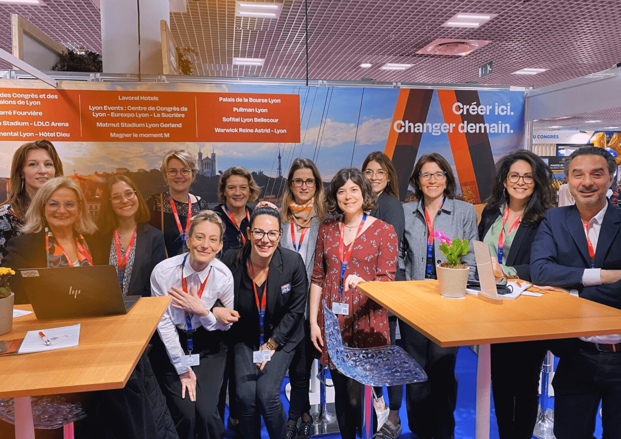 L'équipe d'ONLYLYON, en présence du Carré Fourvière lors du Heavent Meetings Cannes 2024